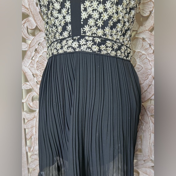 EUC Romeo + Juliet Couture Daisy Black and White Halter Dress Sz L - Picture 6 of 7